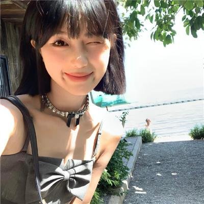 夜的姐妹海报